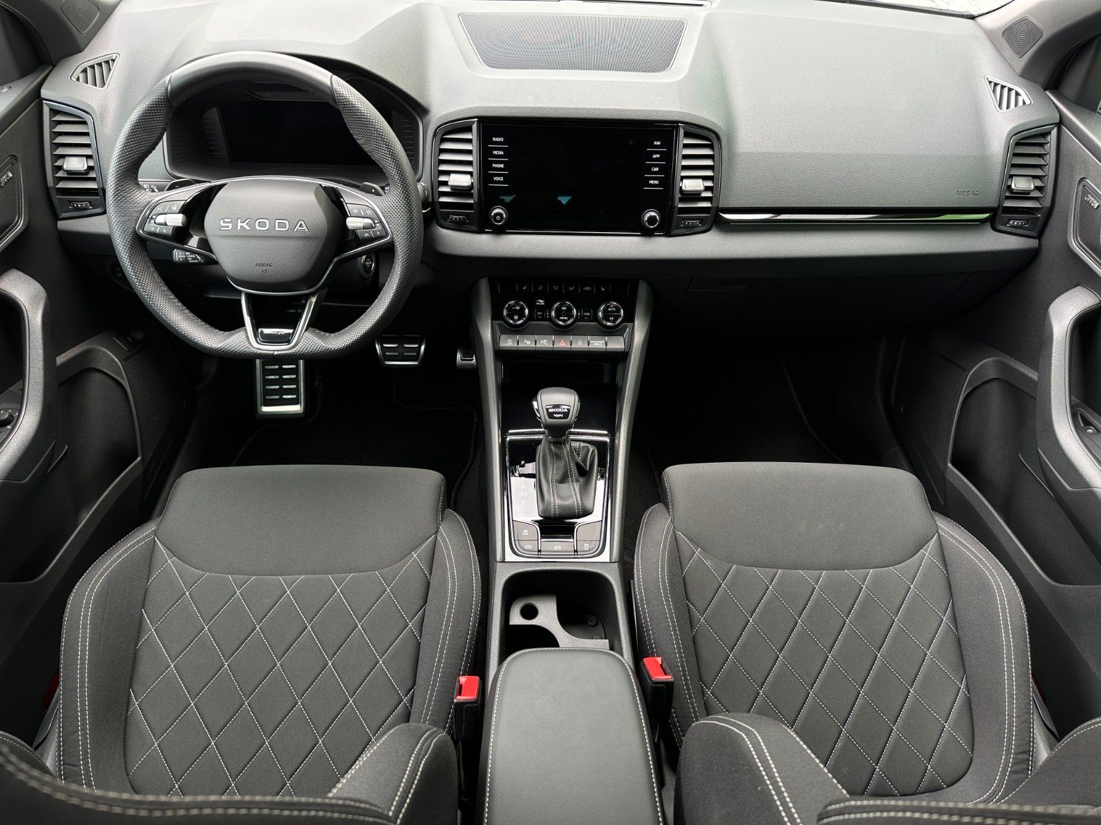 Skoda 150PS 4x4 DSG Sportline Side Assist eHK LM19"AHK