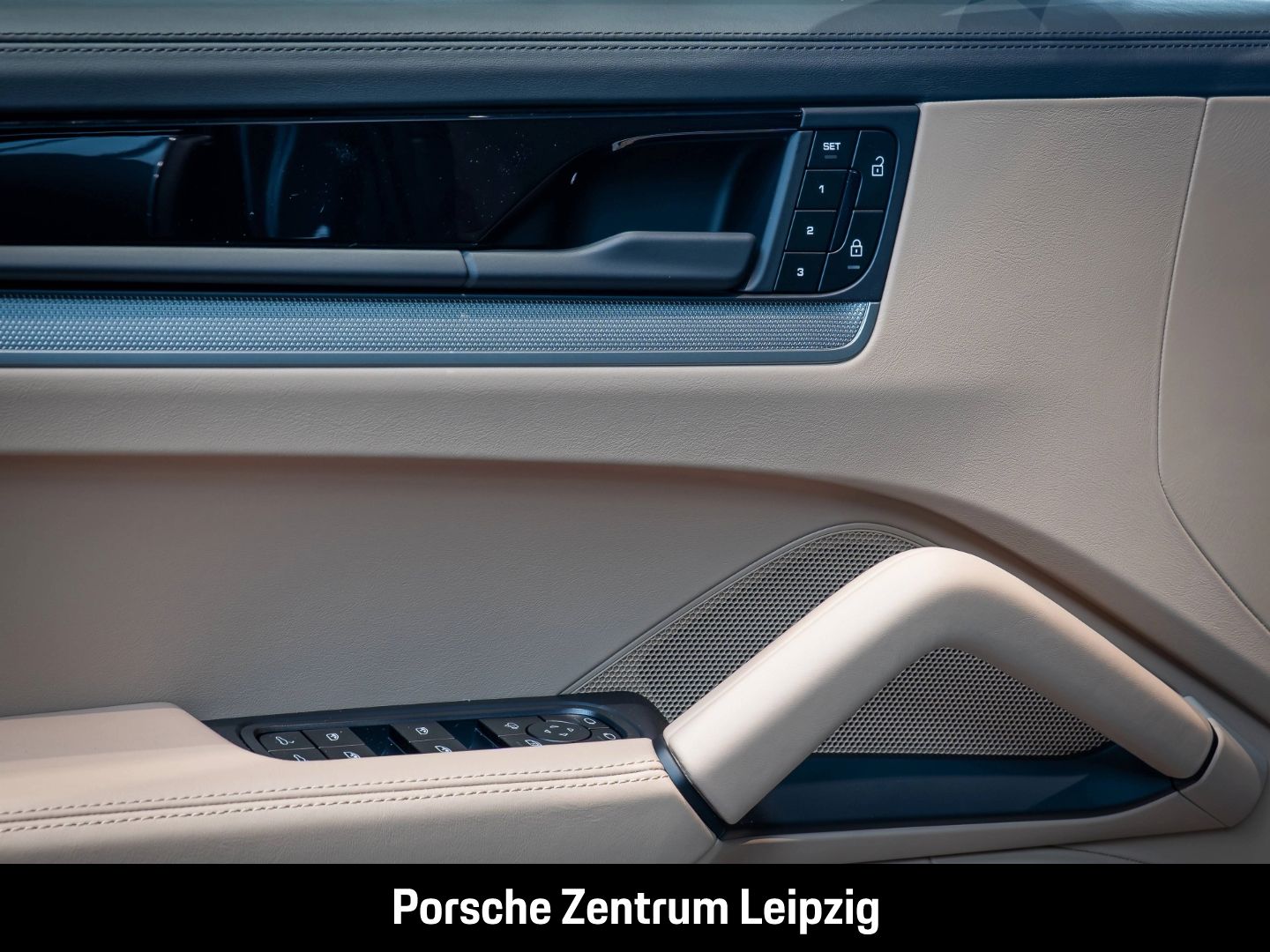 Porsche Cayenne SportDesign 22Zoll Massage AHK HD-Matrix