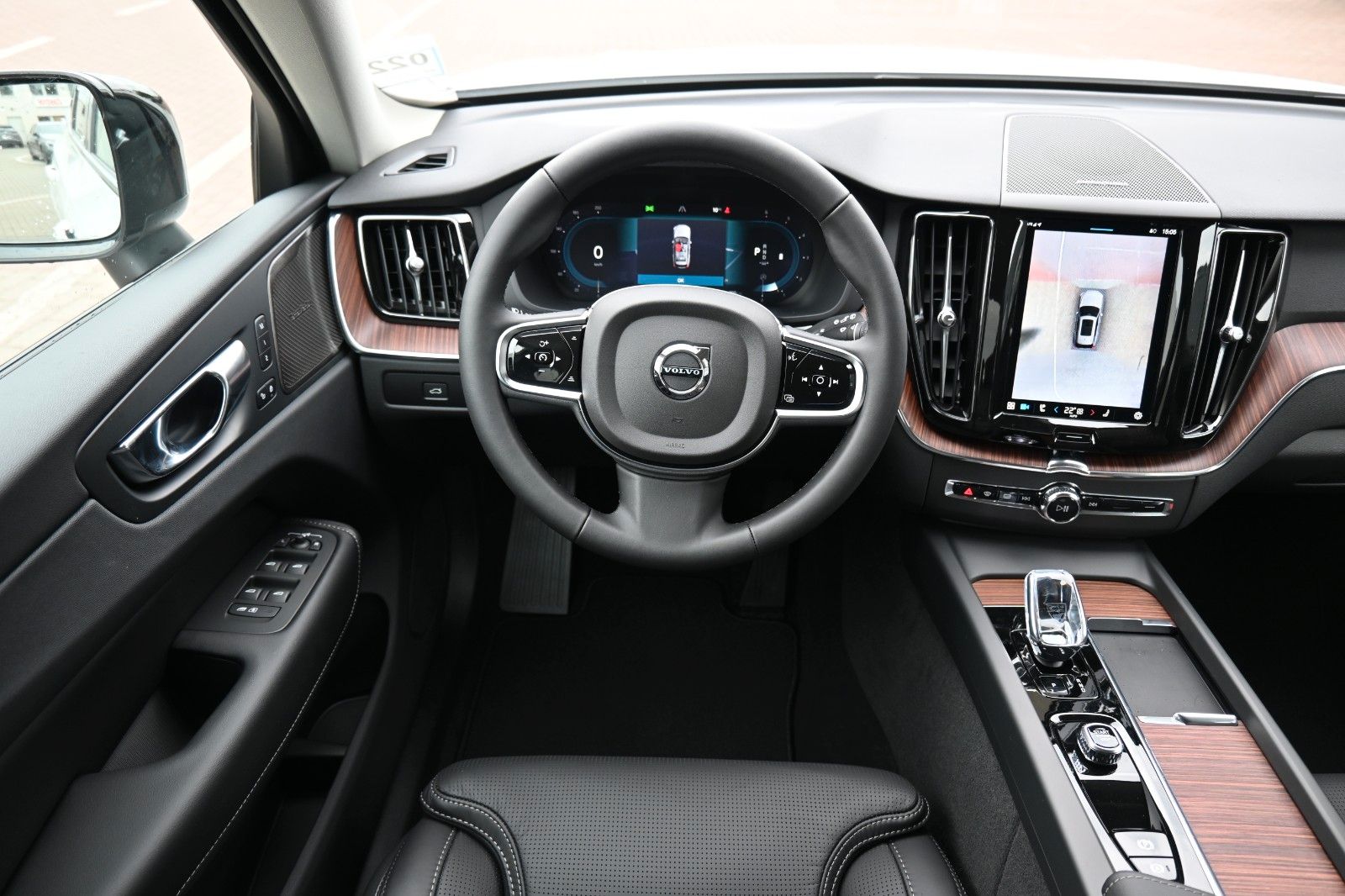 Volvo XC60 B4 D Autom. Plus Dark*STDHZG*360°*H&K*ACC