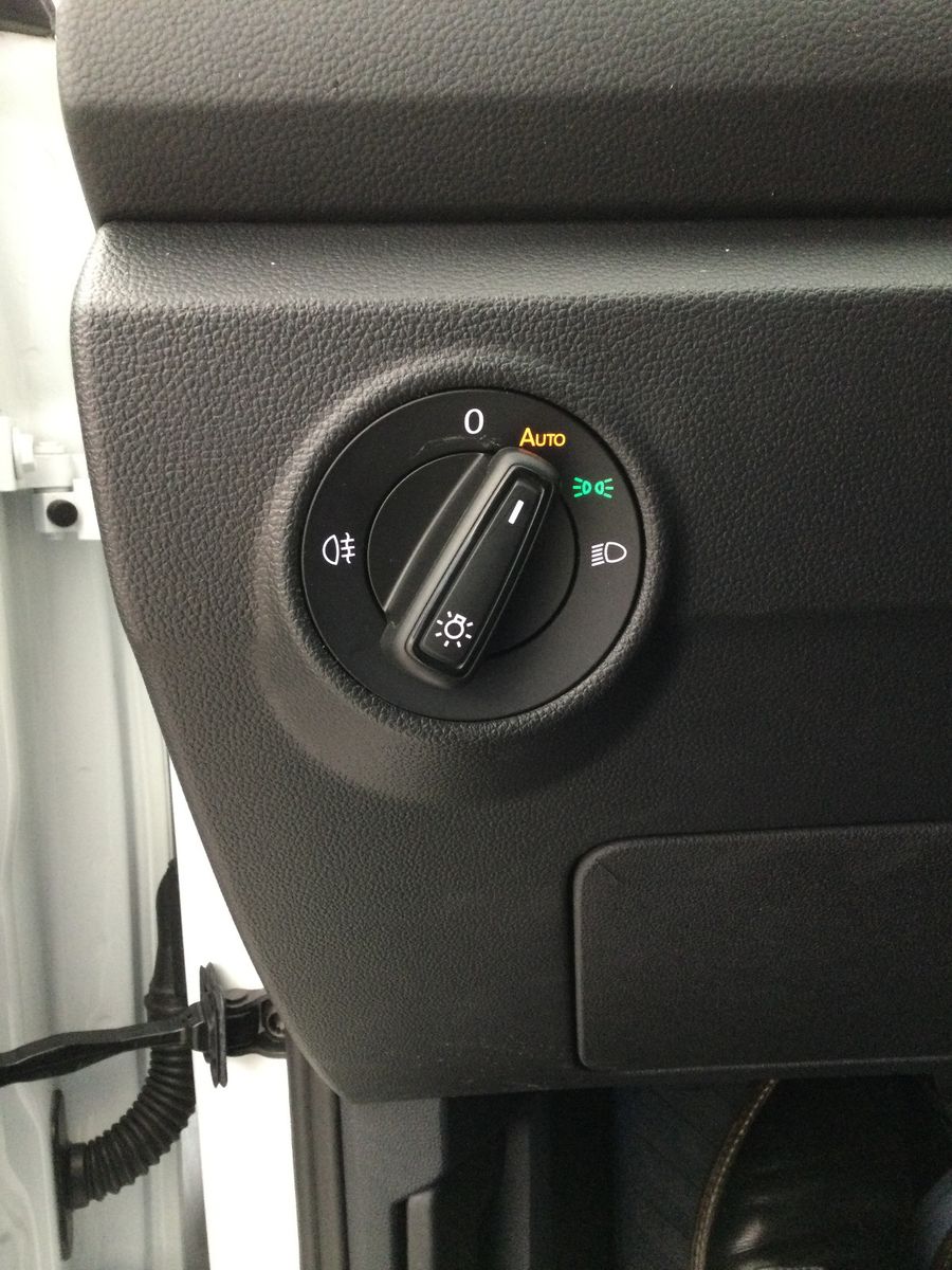 Volkswagen T-Roc Life - Samsaru's Car Outlet