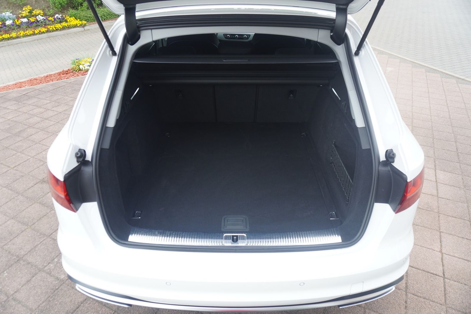 Audi A4 Avant 35 TFSI S-Tronic - Samsaru's Car Outlet