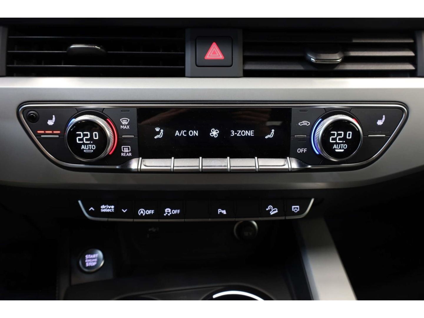 Audi A4 allroad 40 TDI quattro AHK/Leder/RFK/NAV/Memo