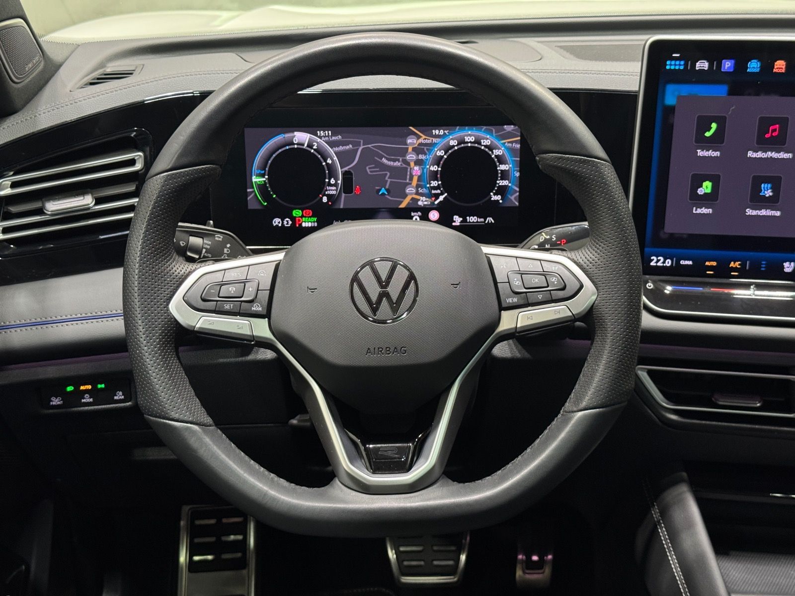 Volkswagen Tiguan R-Line 1.5 TSI eHybrid | MATRIX NAVI PANO