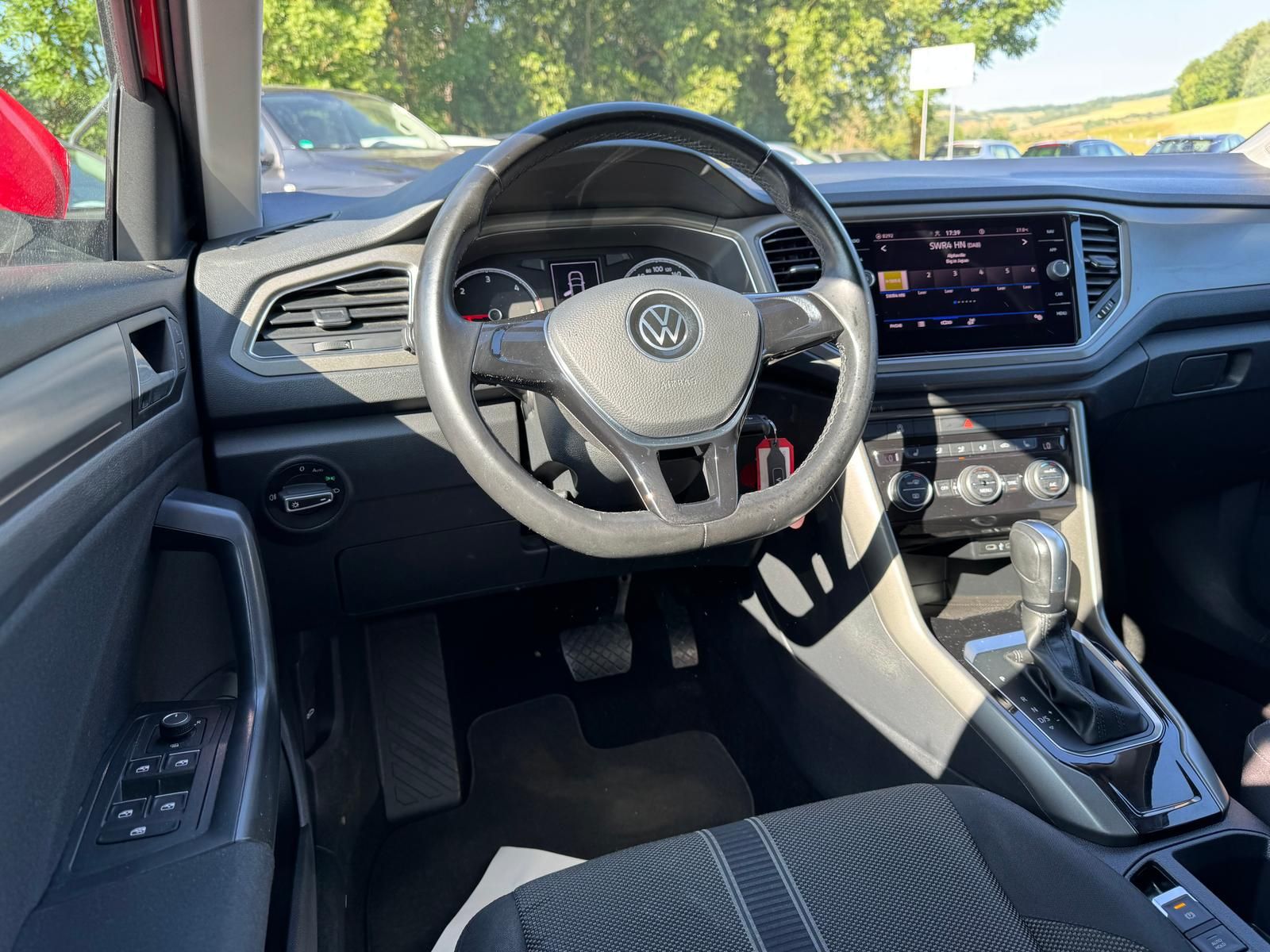 Volkswagen T-Roc 2.0 TDI Style - Samsaru's Car Outlet