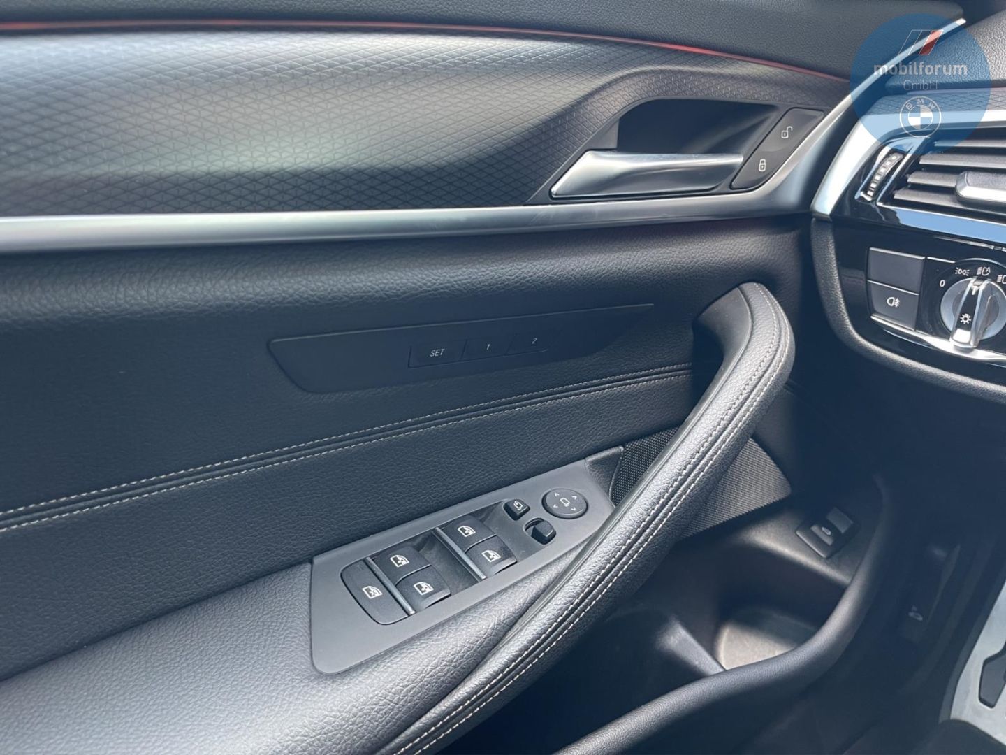 BMW 530 i Touring M-Sport AHK StandHZG Panorama
