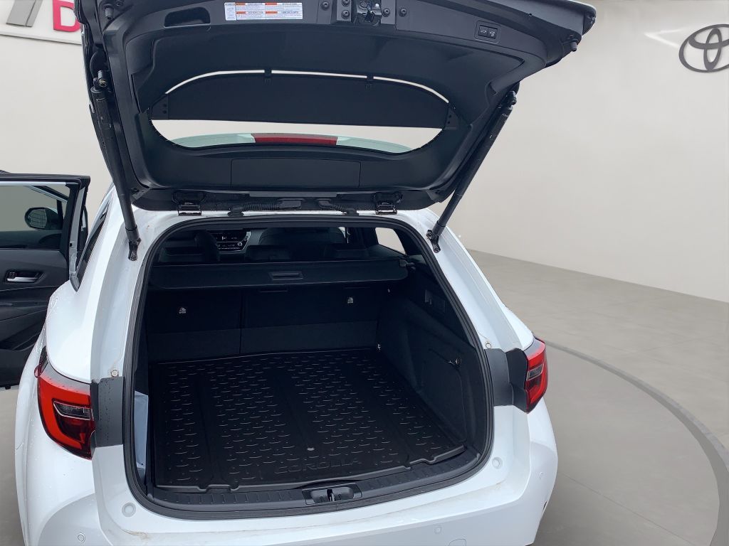 Toyota Corolla 1.8 Hybrid Touring Sports - Samsaru's Car Outlet