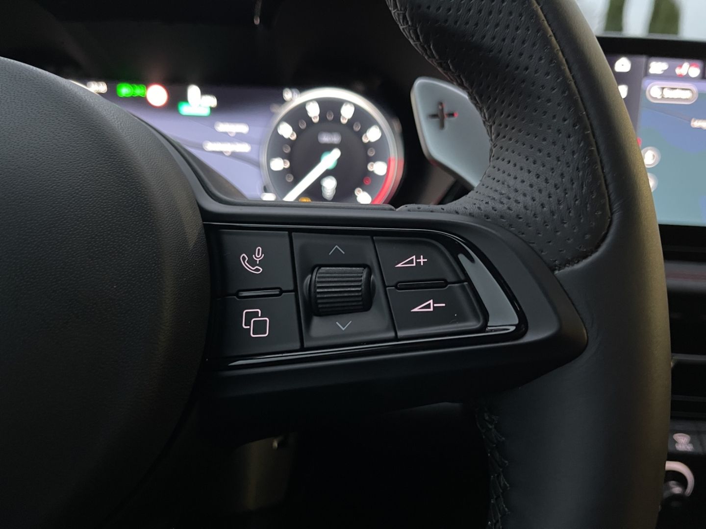 Alfa Romeo Tonale Tributo italiano PHEV PANORAMA+PDC+KAMERA