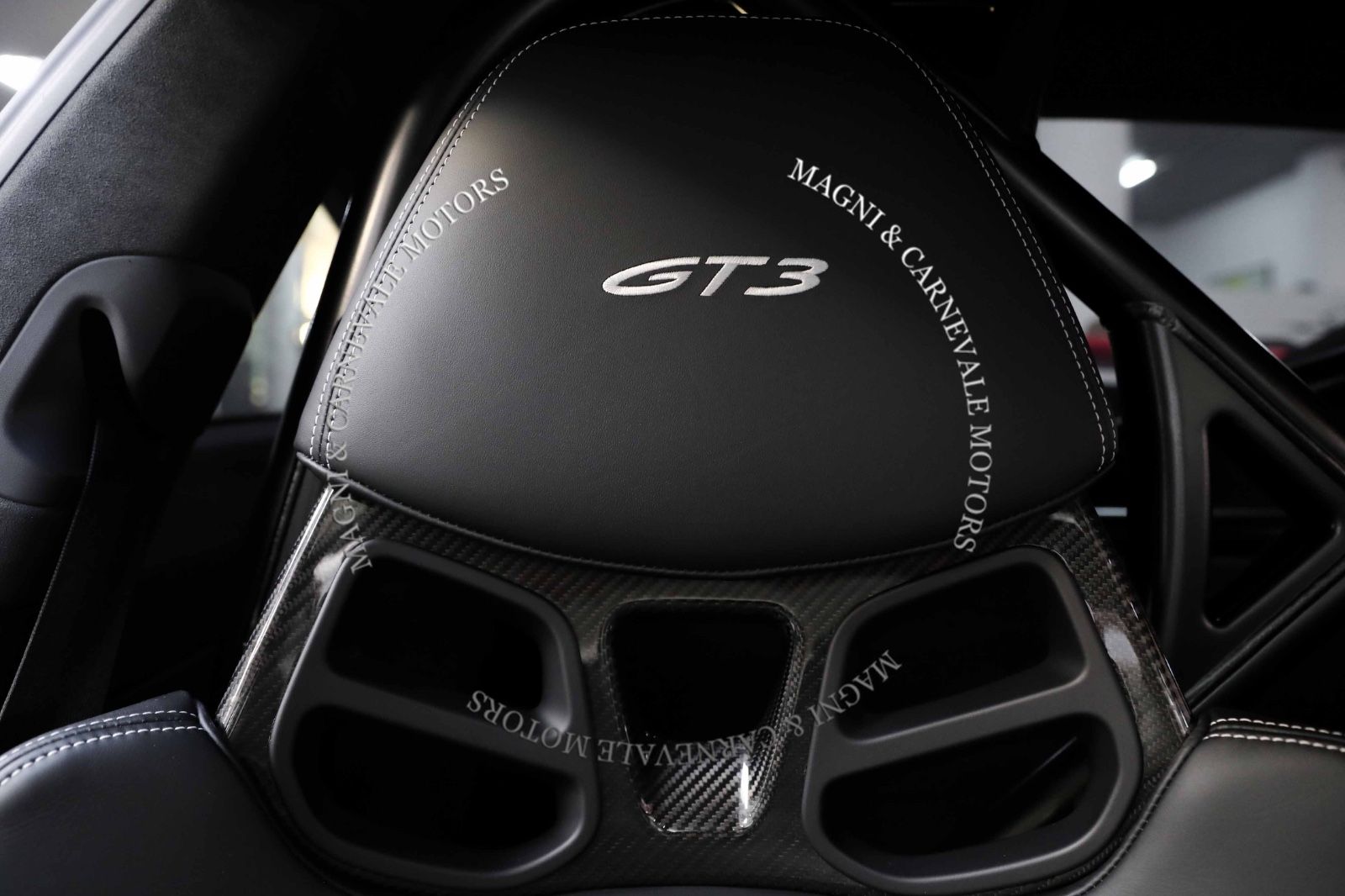 Porsche 992 GT3 - Samsaru's Car Outlet