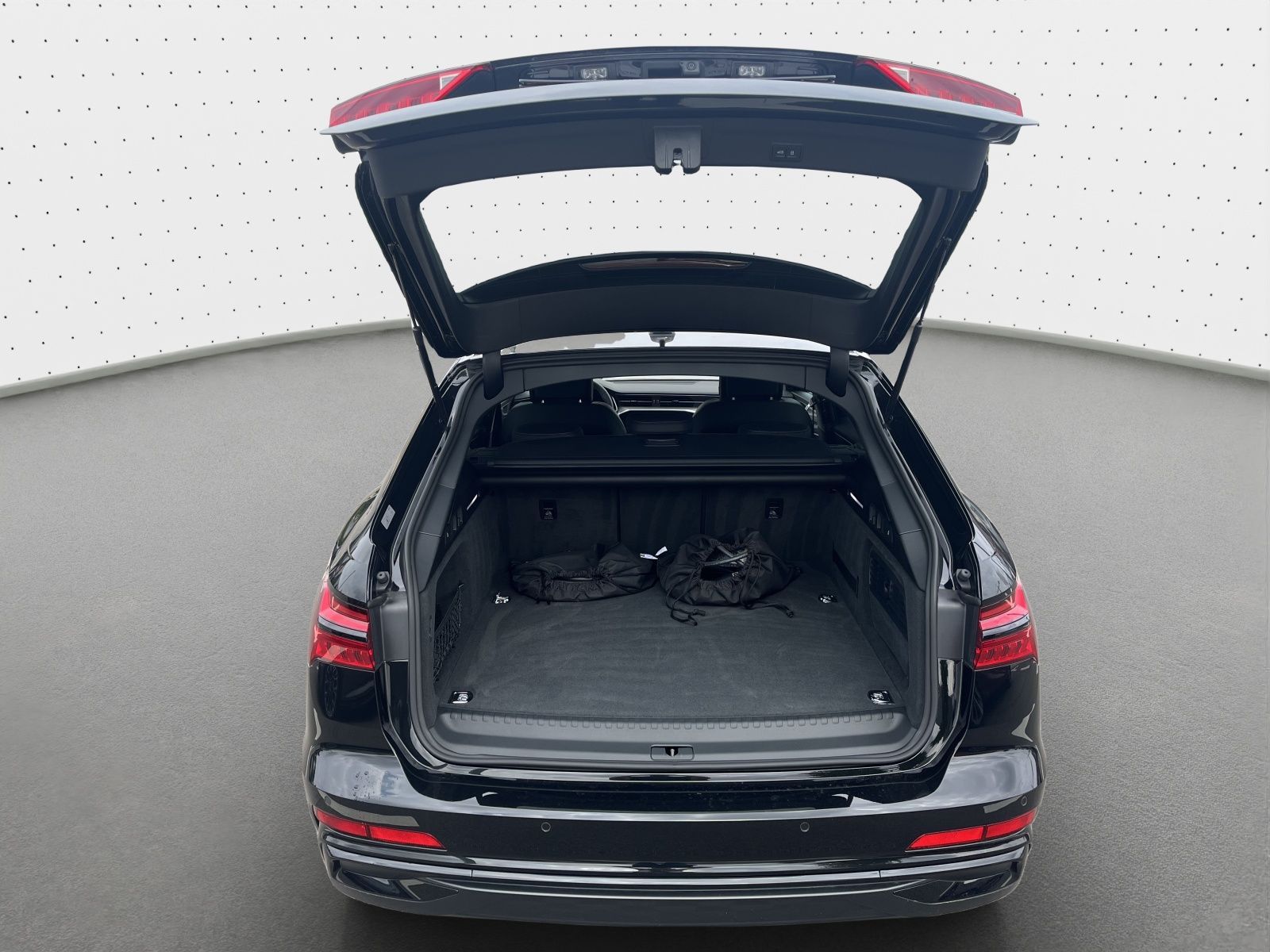 Audi A6 Avant 55 TFSI e S line - Samsaru's Car Outlet