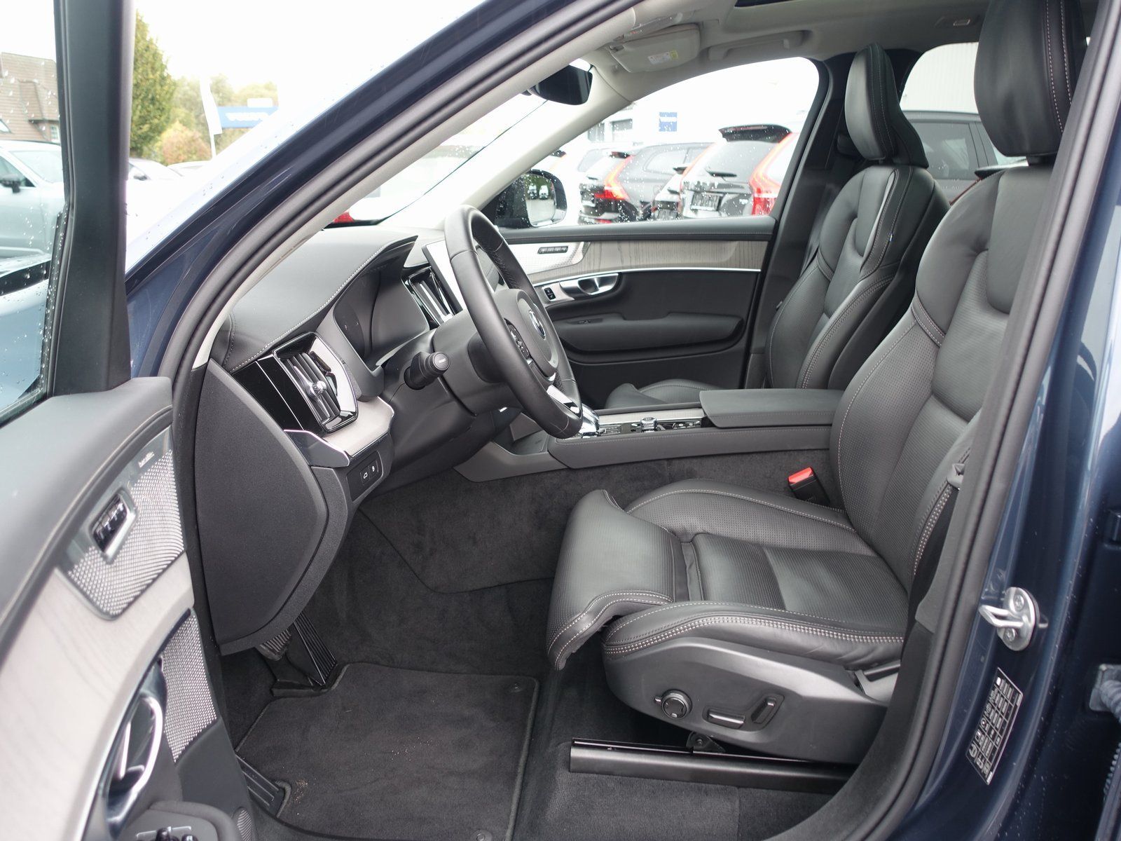 Volvo XC90 Plus Dark T8 AWD Plug-in Hybrid//B&W/AHK