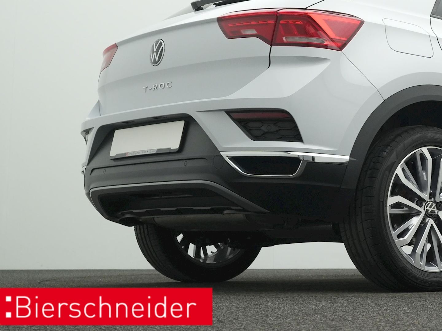 Volkswagen T-Roc 1.5 TSI Active - Samsaru's Car Outlet