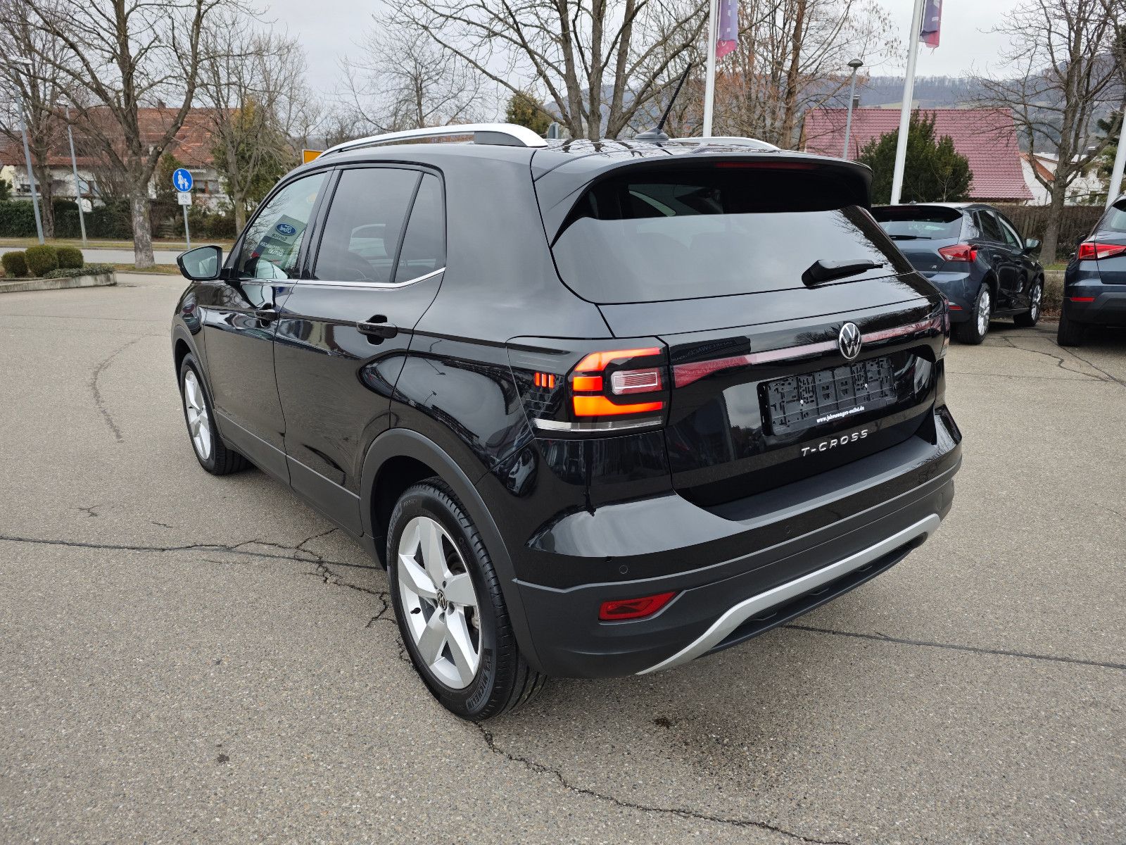 Volkswagen T-Cross Style - Samsaru's Car Outlet