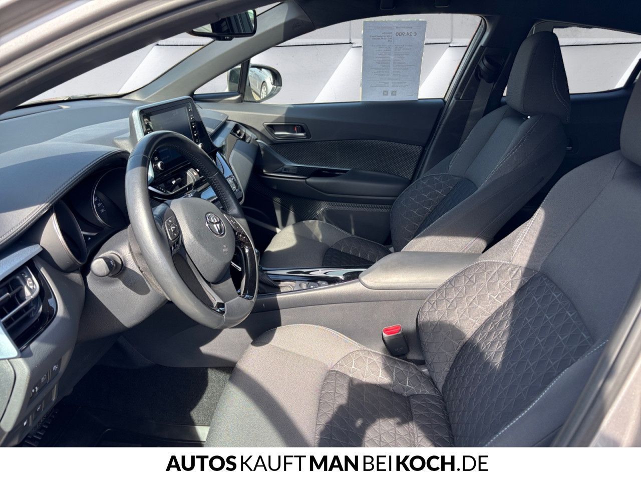 Toyota C-HR 2.0 Hybrid - Samsaru's Car Outlet