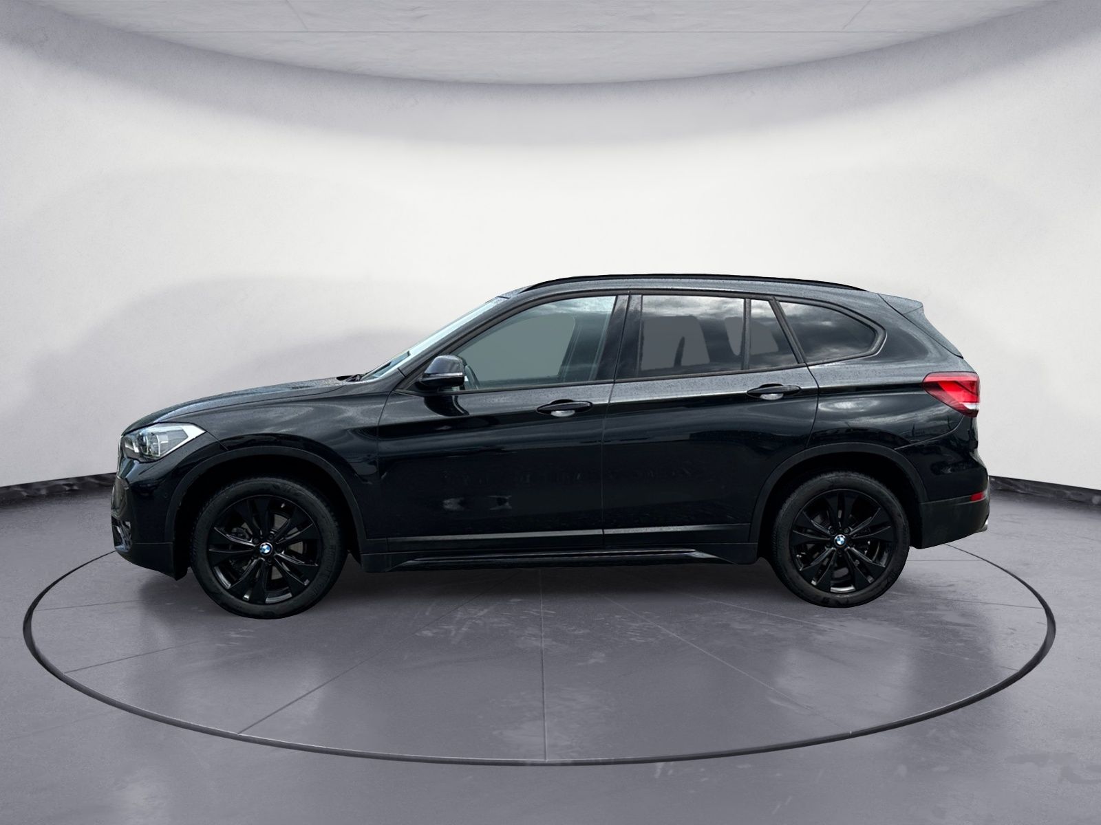 BMW X1 xDrive18d Sport Line - Samsaru's Car Outlet