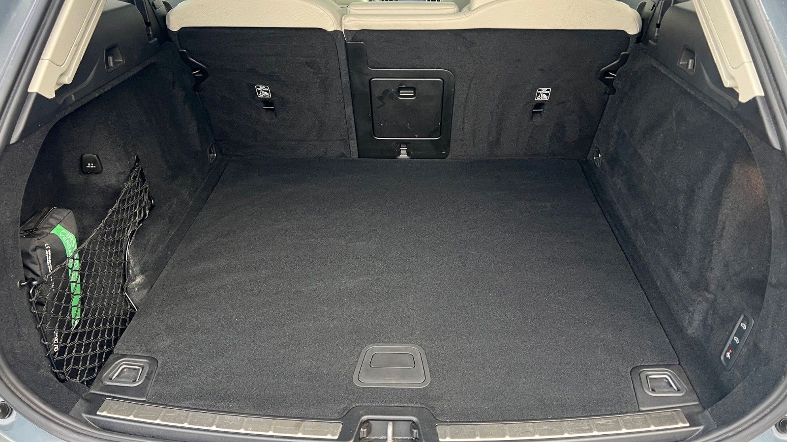 Volvo XC60 B5 D Ultimate Dark AWD*360°*AHK*HUD*LUFT*