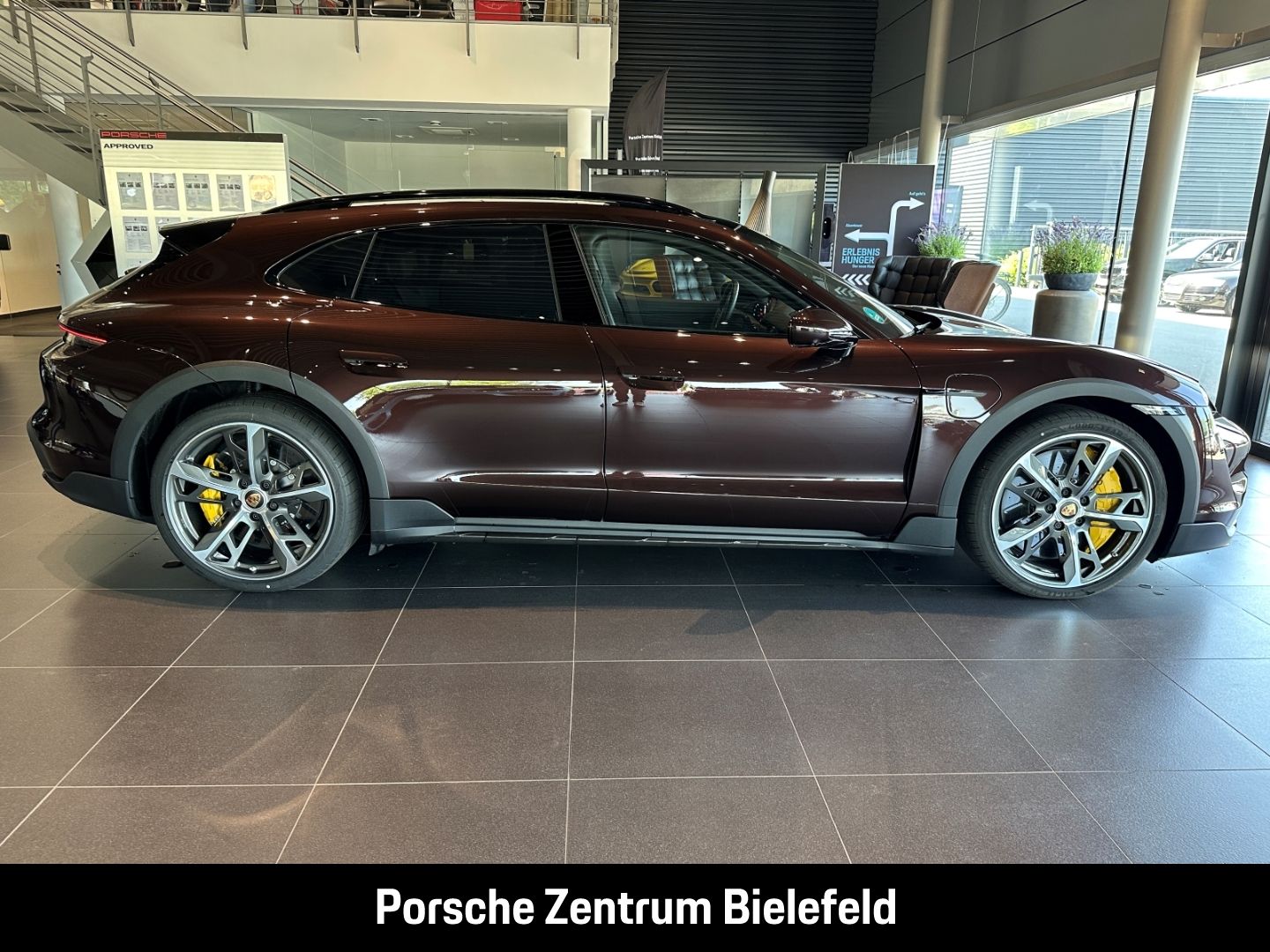 Porsche Taycan Turbo S Cross Turismo Burmester Panorama