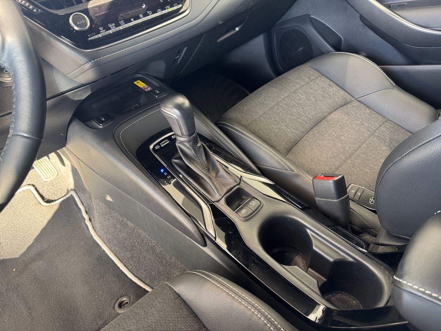 Toyota Corolla 2.0 Hybrid TS Team D *LED*ACC*SHZ*CAM*PD
