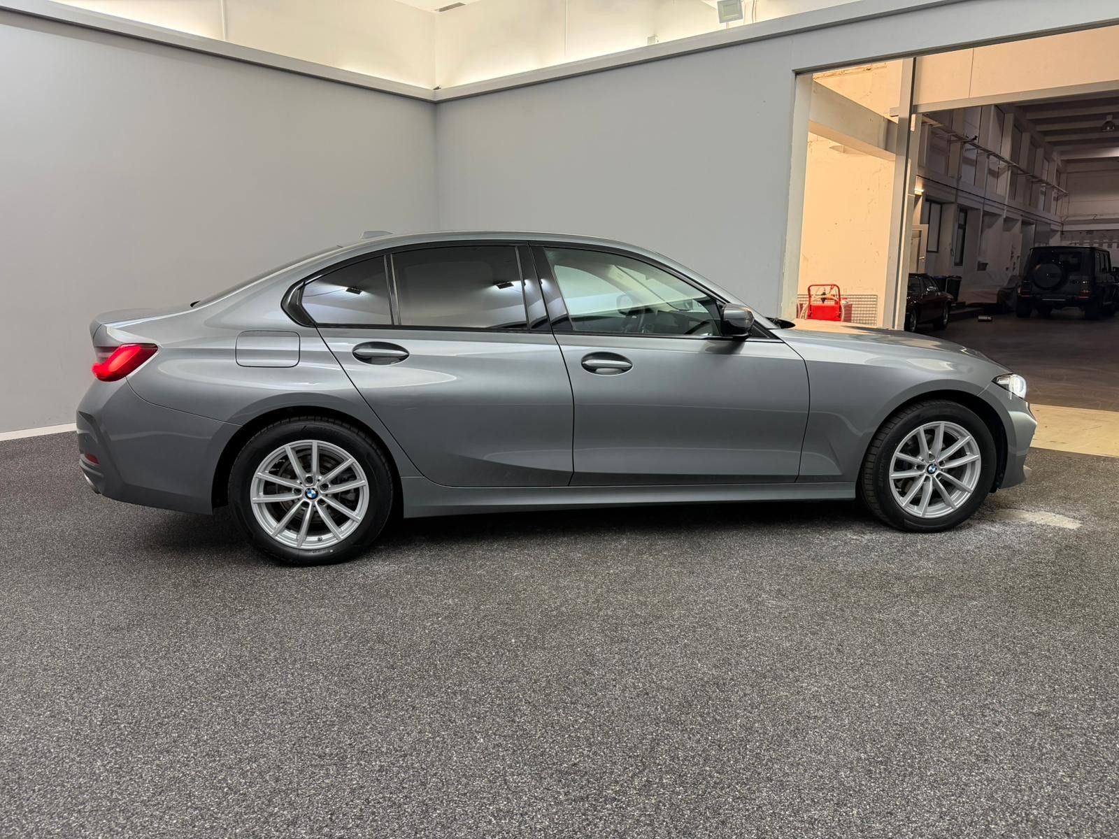 BMW 320d Limo xDrive Shadow-Line AHK*LED*WIDE*U-FREI