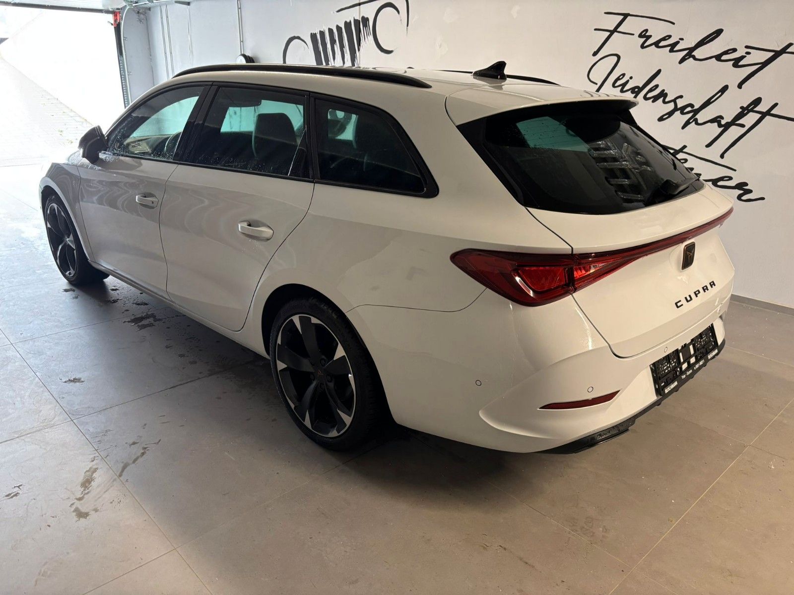 Cupra Leon Sportstourer Basis - Samsaru's Car Outlet