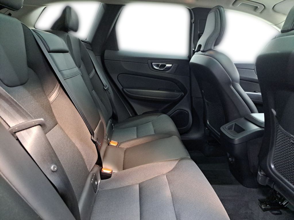 Volvo XC60 D4 Geartronic Momentum Pro - Samsaru's Car Outlet