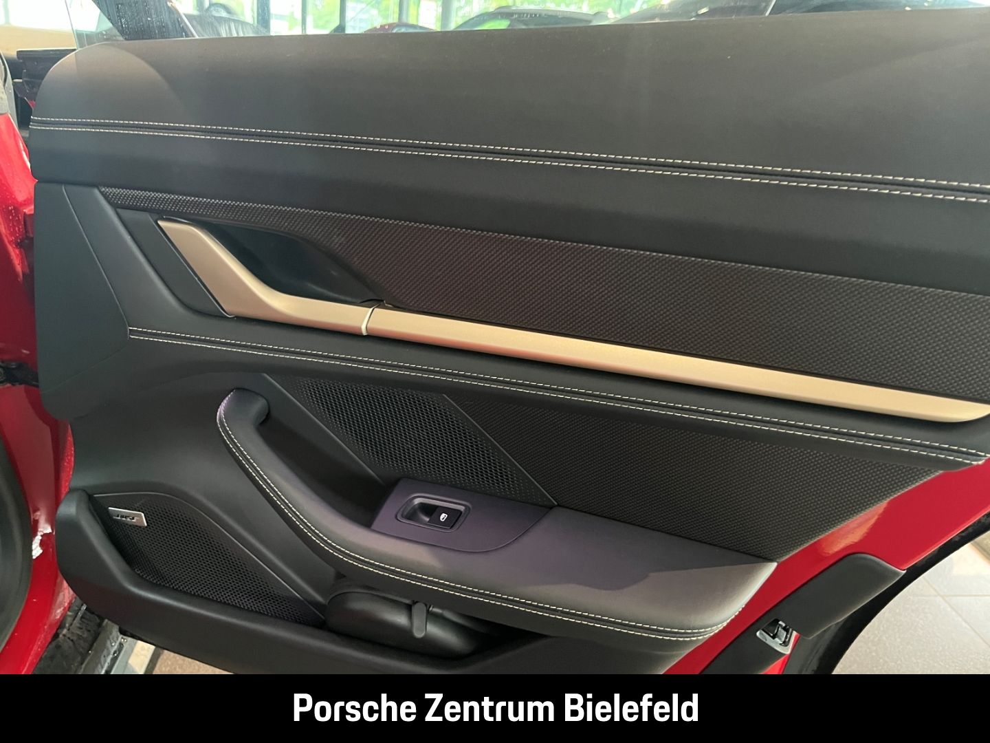 Porsche Taycan Turbo S Cross Turismo Karminrot BOSE LED