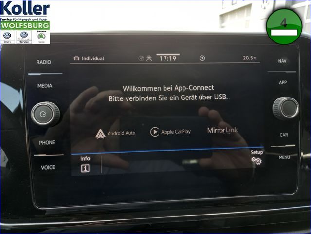 Volkswagen T-Roc 1.5 TSI DSG R-Line - Samsaru's Car Outlet