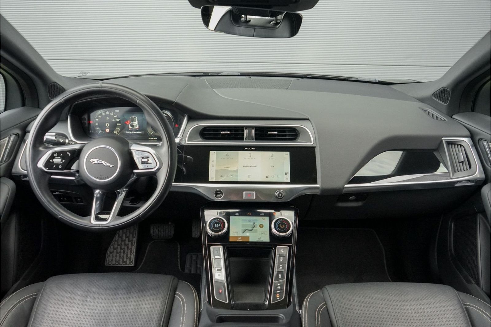 Jaguar I-Pace EV320 SE Business 90 kWh 3 Fase Laden Pan