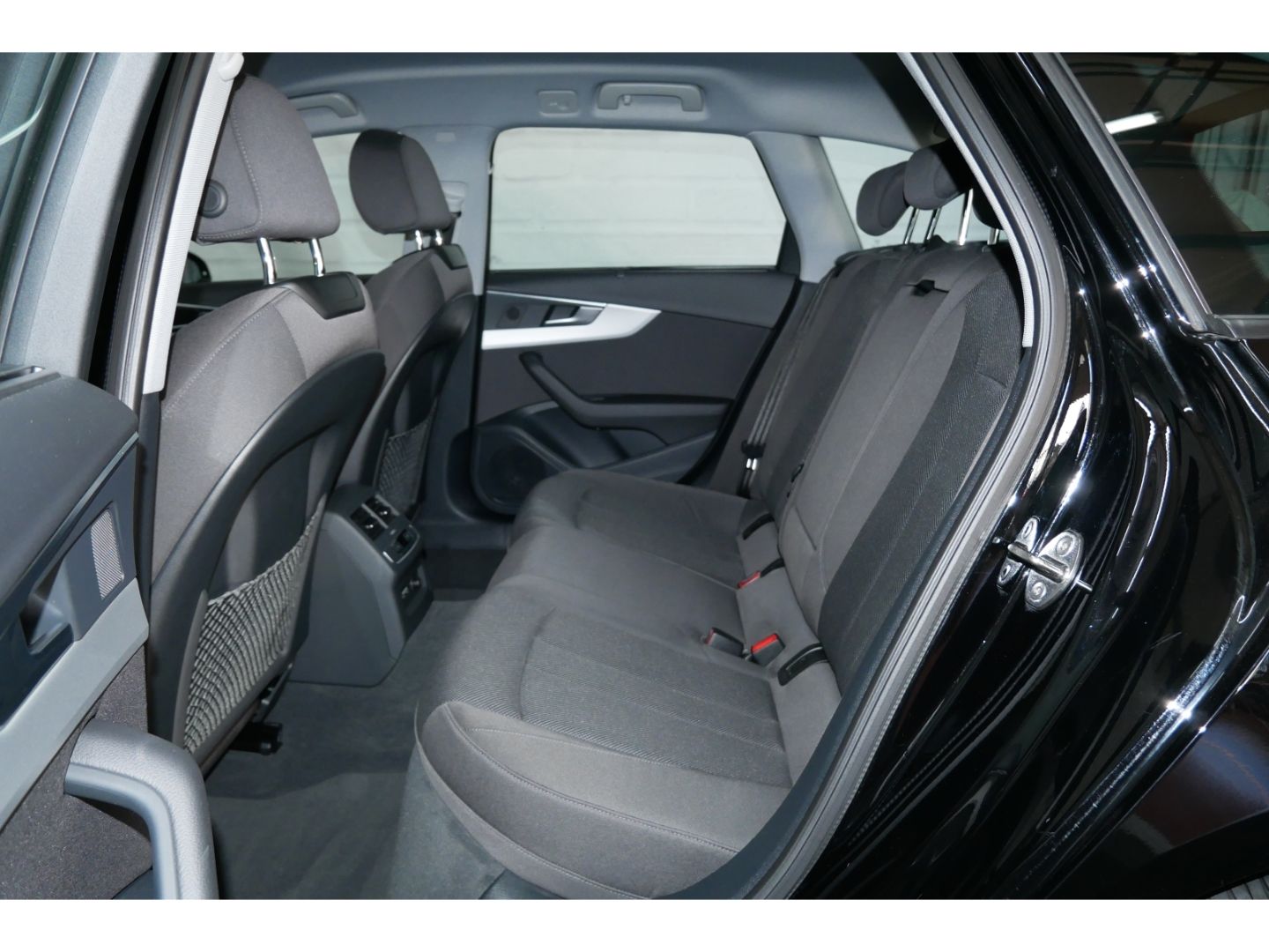 Audi A4 Av 30 TDI advanced - Samsaru's Car Outlet