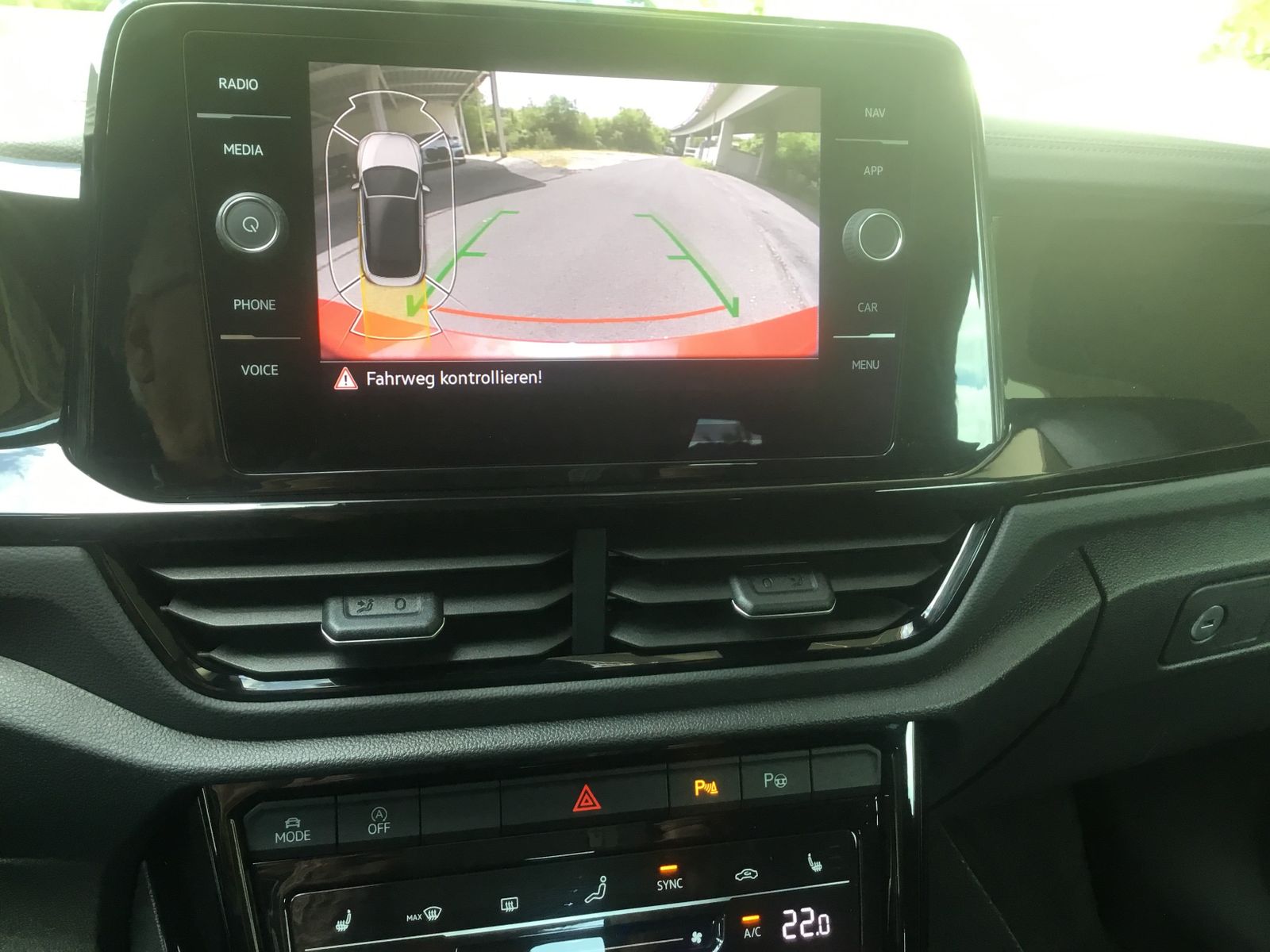 Volkswagen T-Roc CABRIO 1.5 TSI R-LINE - Samsaru's Car Outlet
