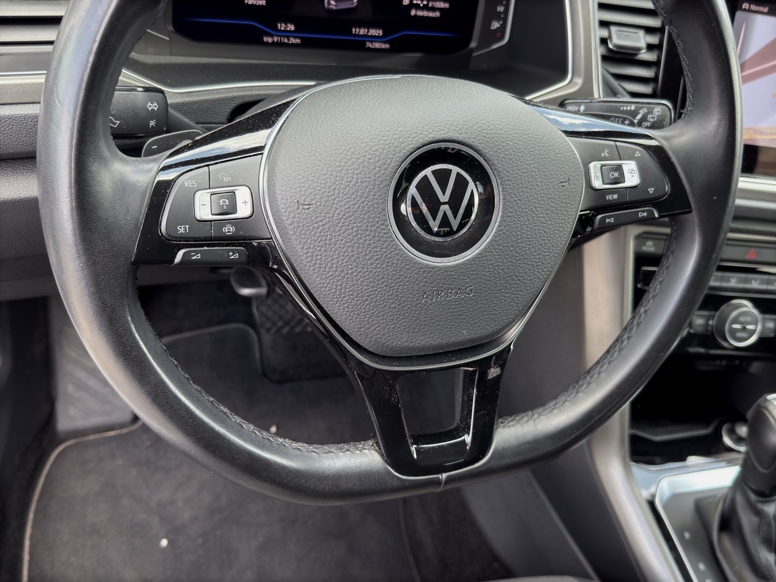 Volkswagen T-Roc 1.5 TSI DSG STYLE - Samsaru's Car Outlet