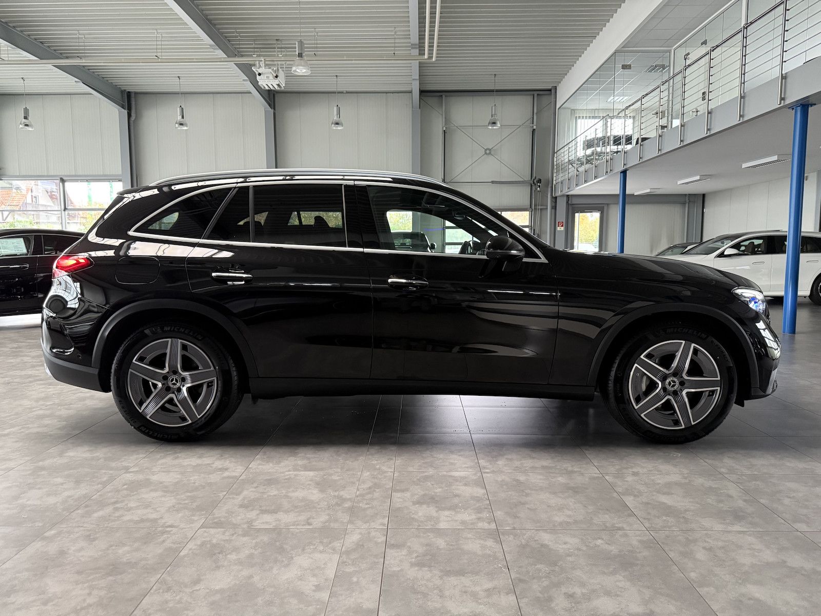 Mercedes-Benz GLC 300 4M AMG PREMIUM STANDHEIZUNG - DISTRONIC!