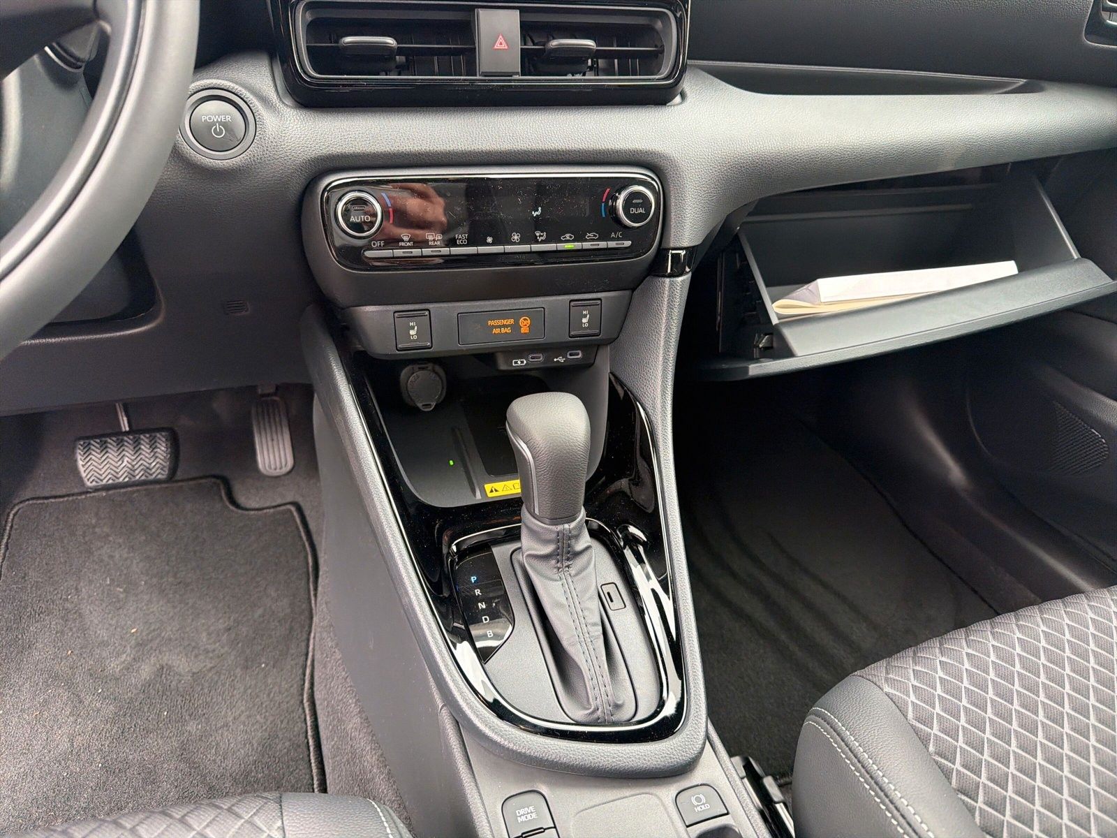 Toyota Yaris Hybrid Style Plus | LED | PDC | Kamera