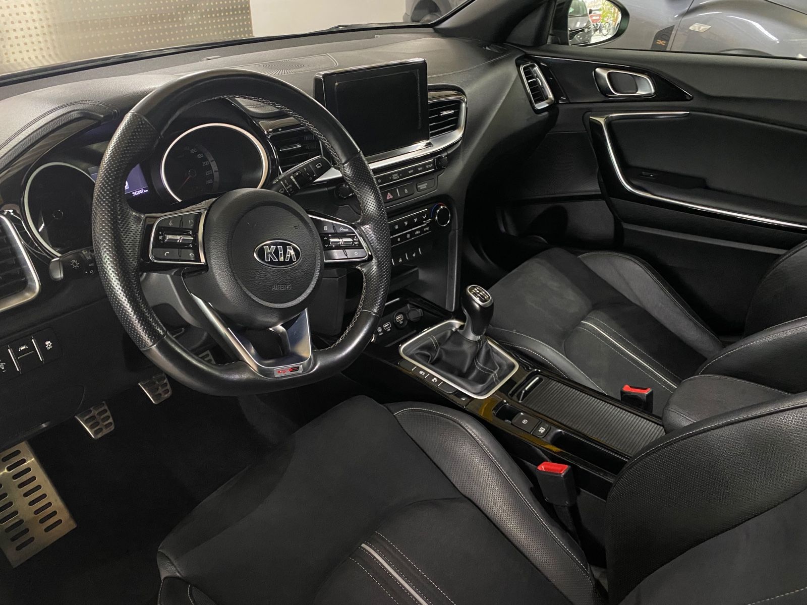 Kia pro cee'd / ProCeed - Samsaru's Car Outlet