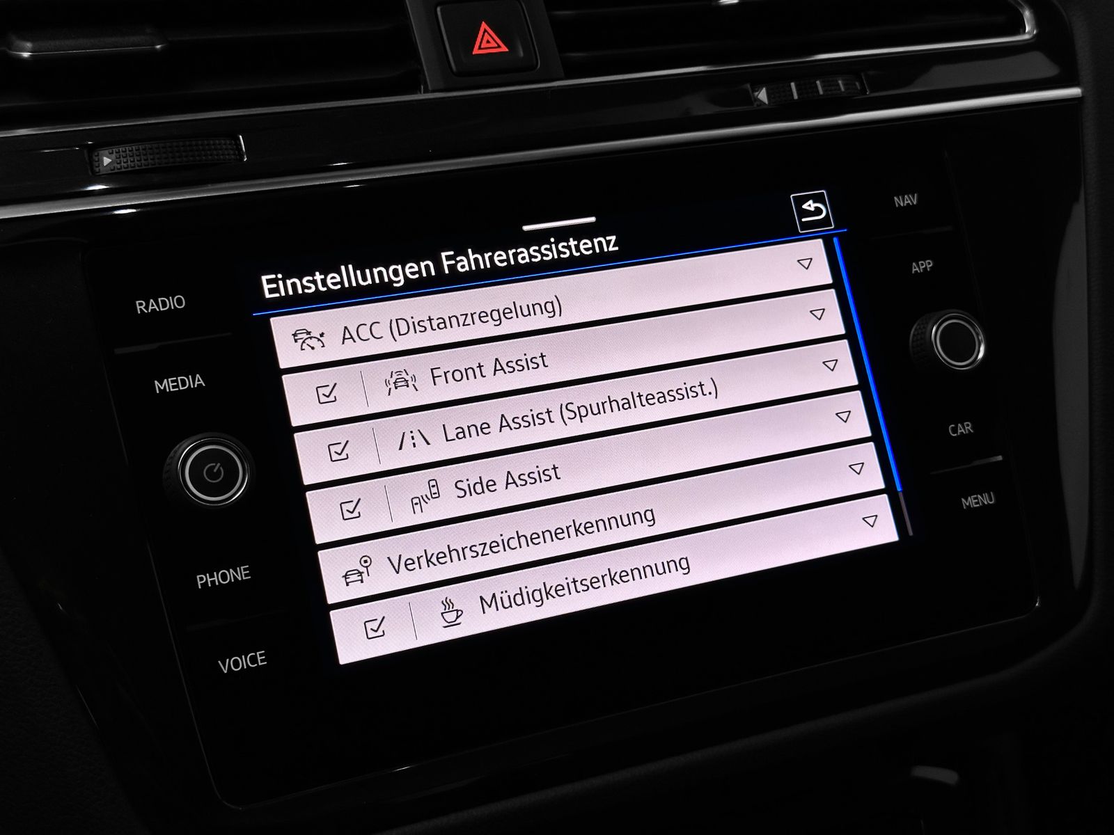 Volkswagen Tiguan R-Line - Samsaru's Car Outlet
