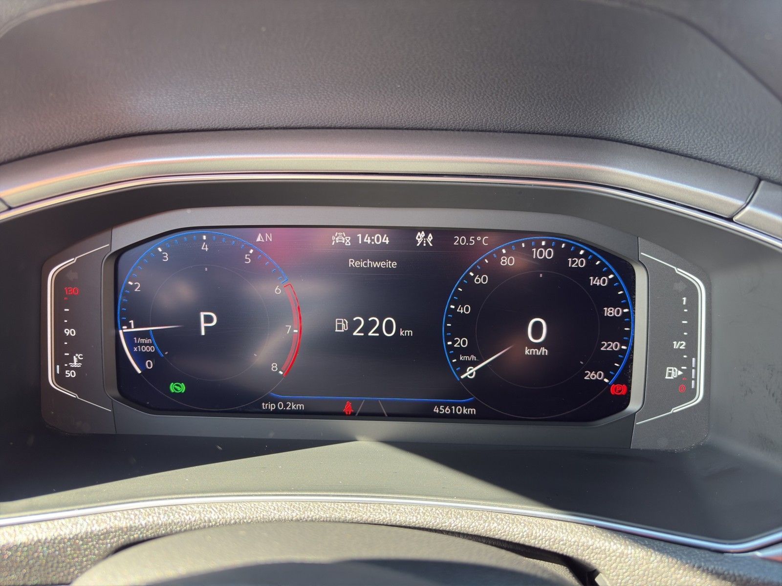 Volkswagen T-Roc 1.5 TSI Active DSG - Samsaru's Car Outlet