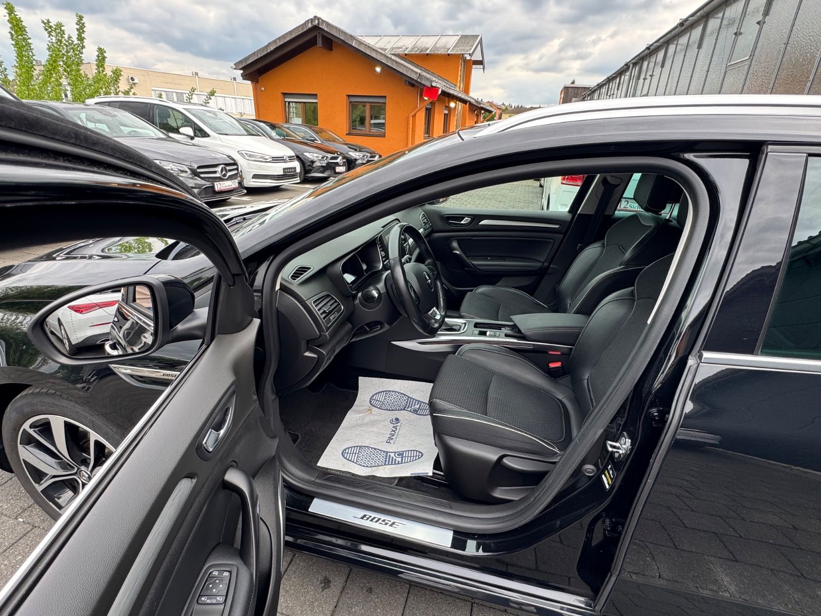 Renault Megane IV Grandtour BOSE-Edition - Samsaru's Car Outlet