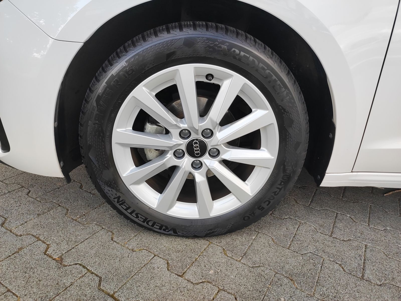 Audi A1 Sportback 25 TFSI S line int. S tronic *SHZ*