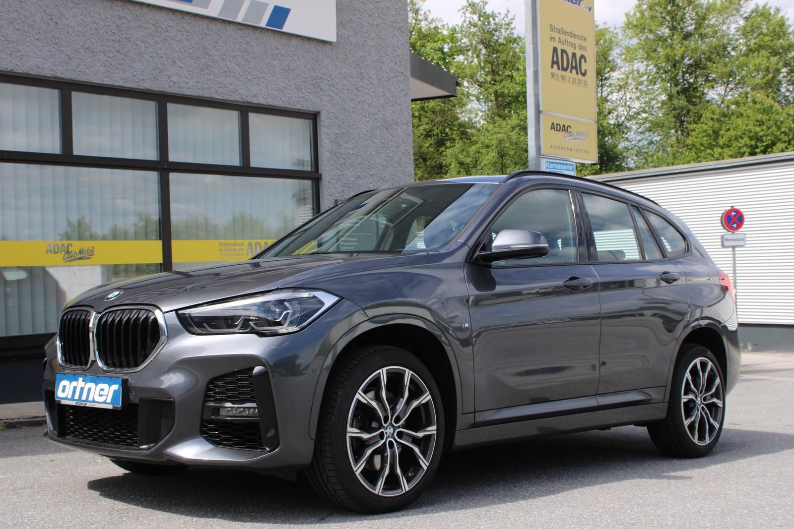 BMW X1 xDrive 20 i M Sportpaket - Samsaru's Car Outlet