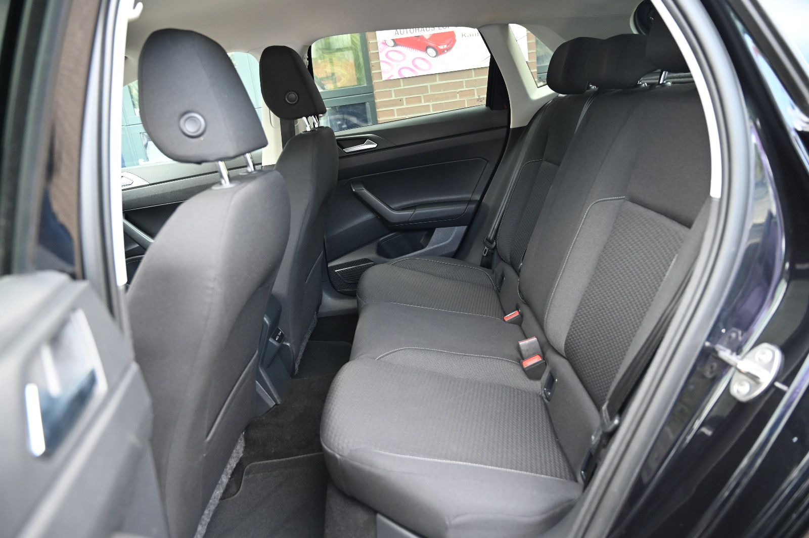 Volkswagen Polo VI 1.0 TSI Comfortline - Samsaru's Car Outlet