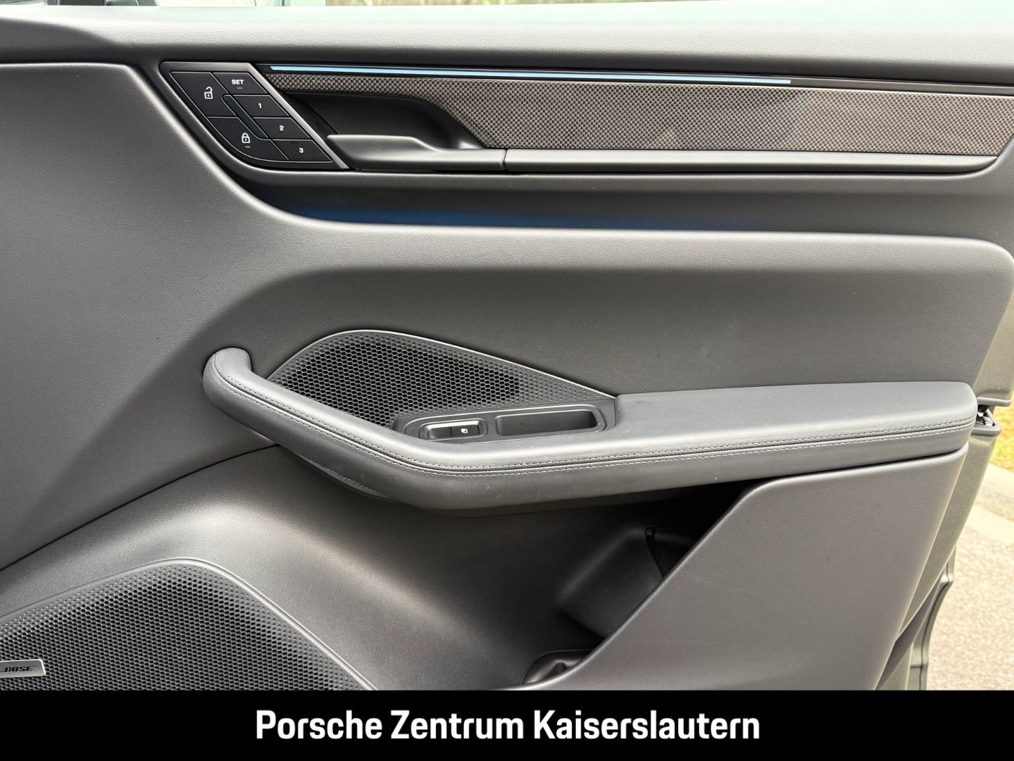 Porsche Macan Turbo 22-Zoll Rückfahrkamera LED-Matrix
