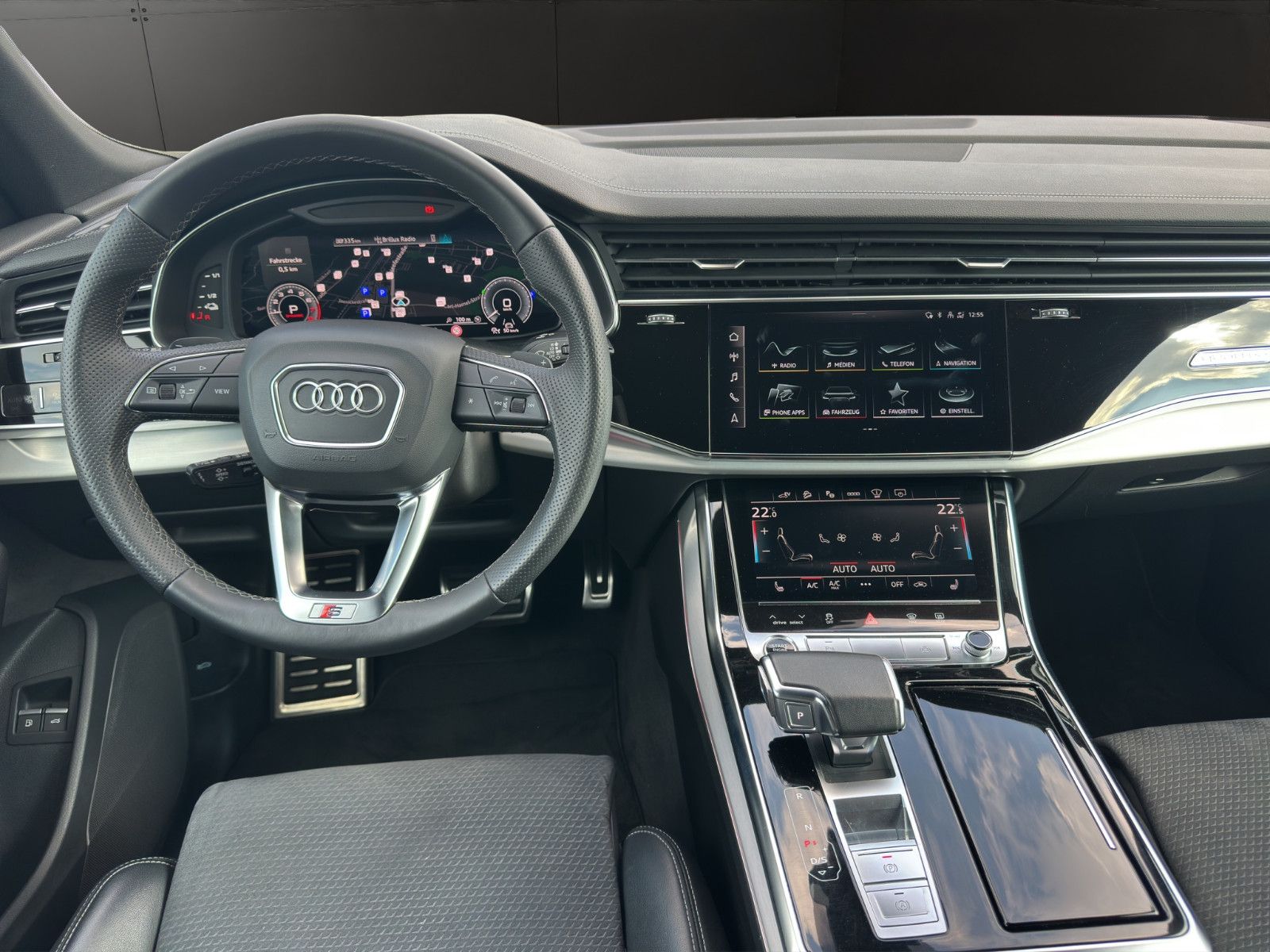 Audi Q8 55 TFSI e qu. tiptr. S LINE+AHZV+AIR+HD+NIGHT