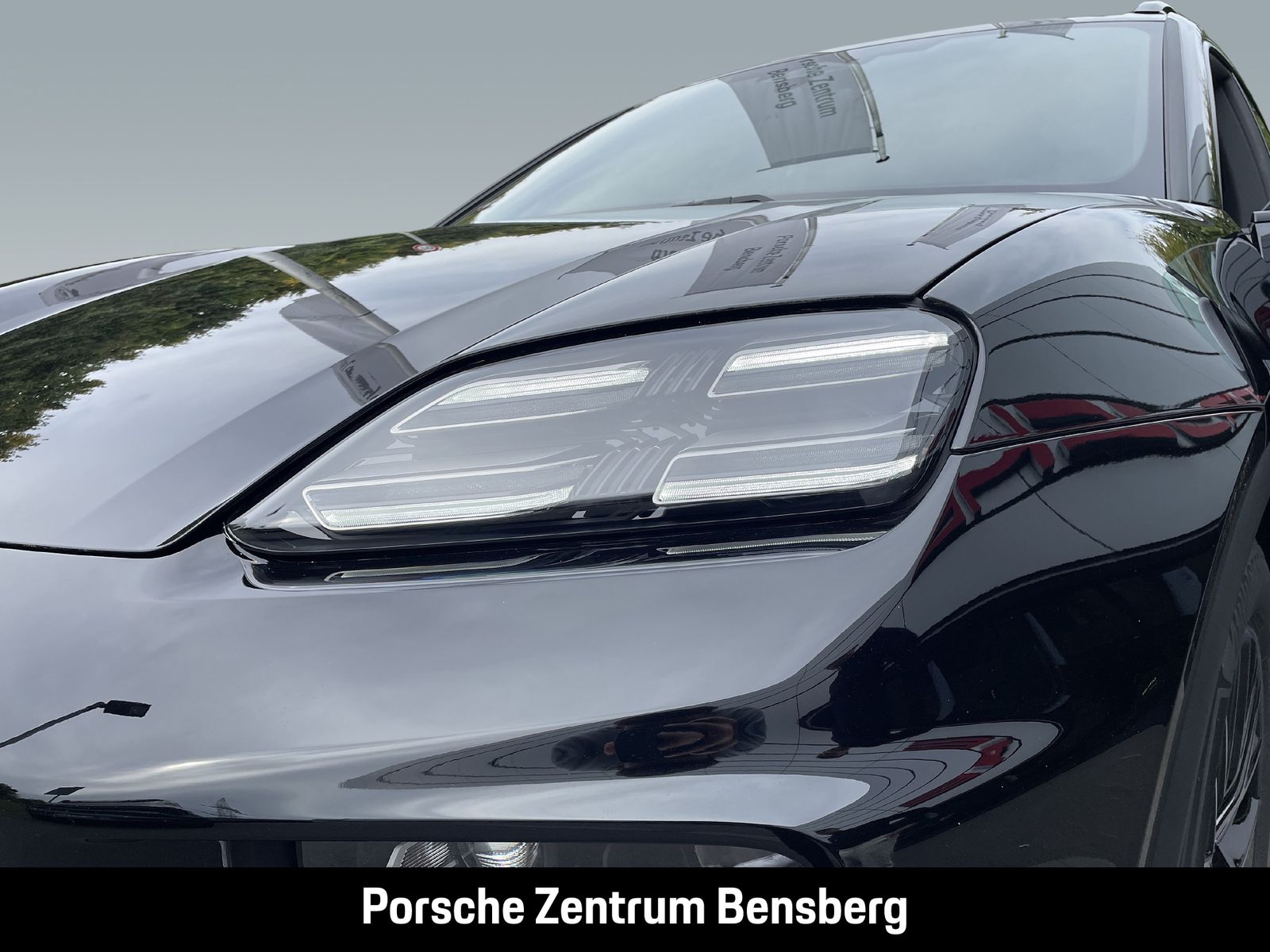 Porsche Macan Electric 4