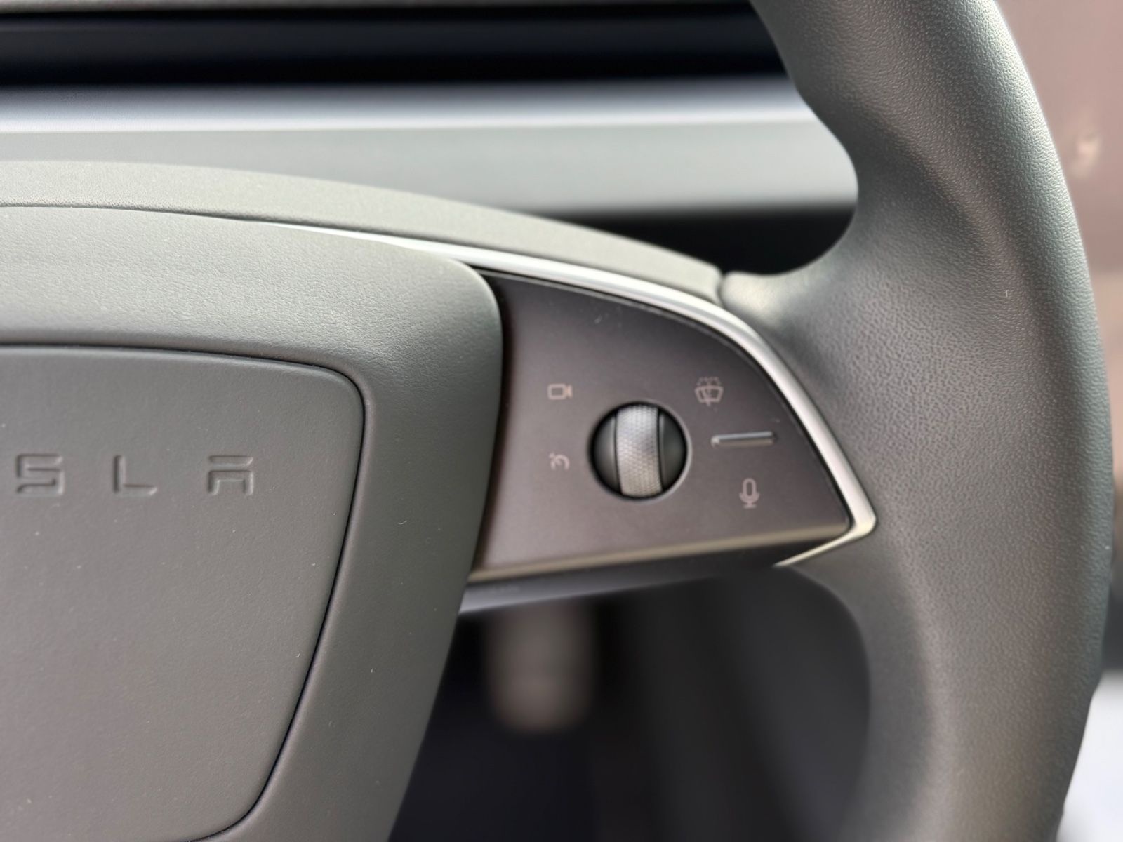 Tesla Model 3 RWD Plus NEW-Model