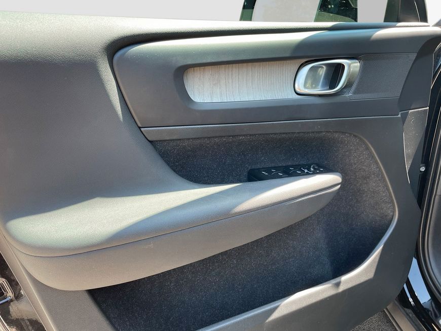 Volvo XC40 T5 Recharge Inscription - Samsaru's Car Outlet