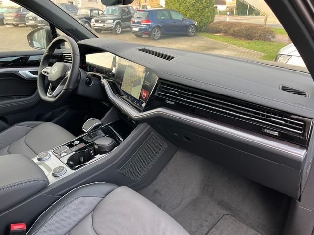 Volkswagen Touareg 3.0 TDI R-Line Final AHK 21Z Pano Stand
