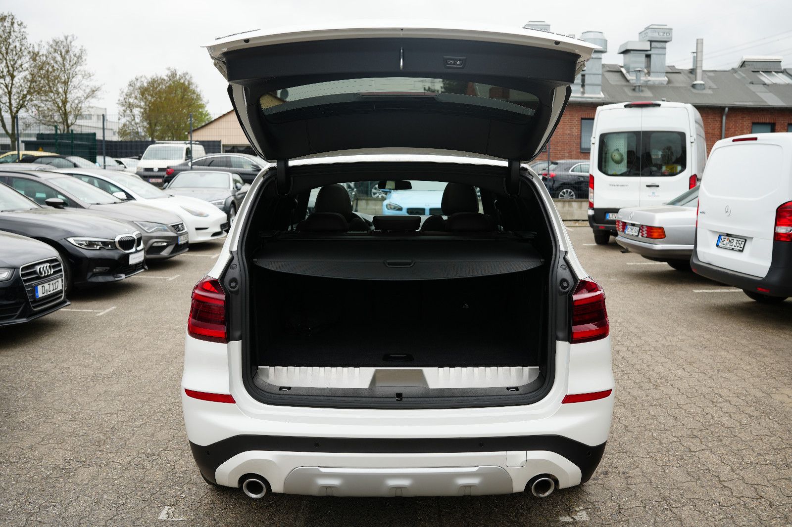 BMW X3 30e X Line xDrive*LED*AHK*PANO*NAV*HEADUP*