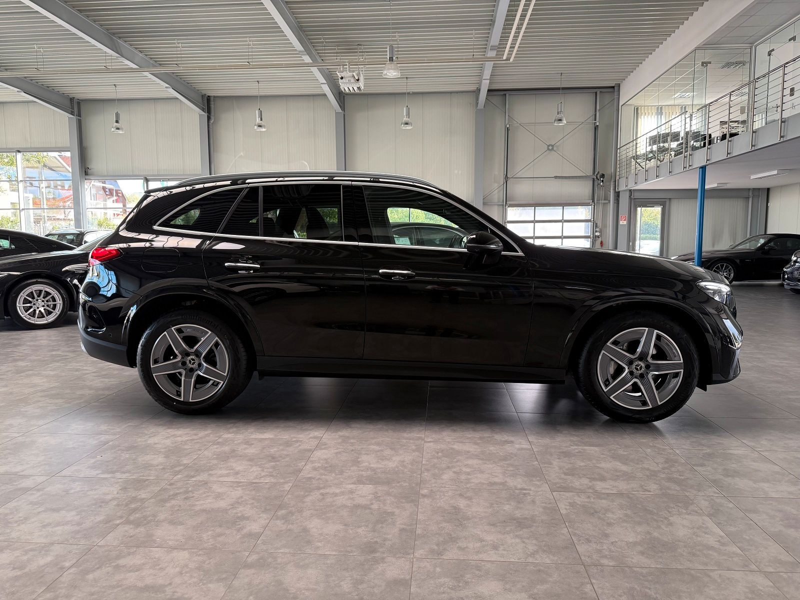Mercedes-Benz GLC 300 4M AMG PREMIUM BURMESTER- PANORAMA- AHK!