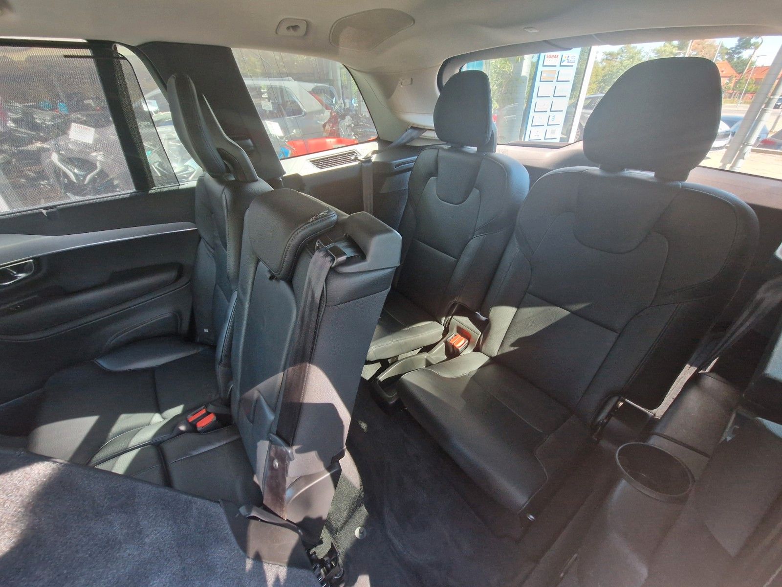 Volvo XC90 Momen Pro AWD D5 AHK 7 Sitze 360° DAB 8fach