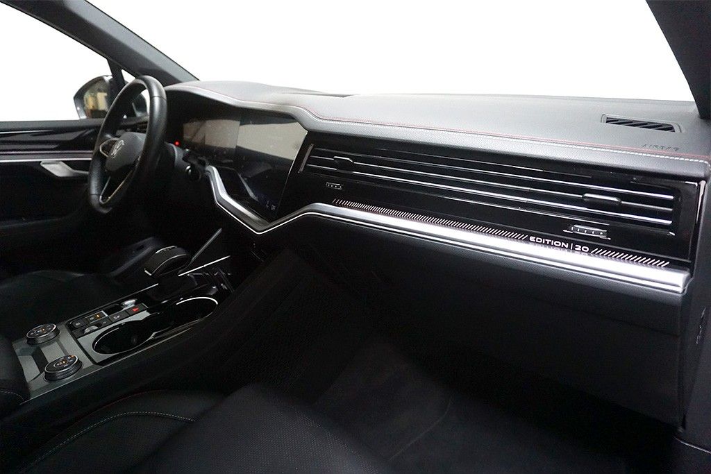 Volkswagen Touareg 3.0TDI Tiptr R-Line 4M "Edition20" VOLL