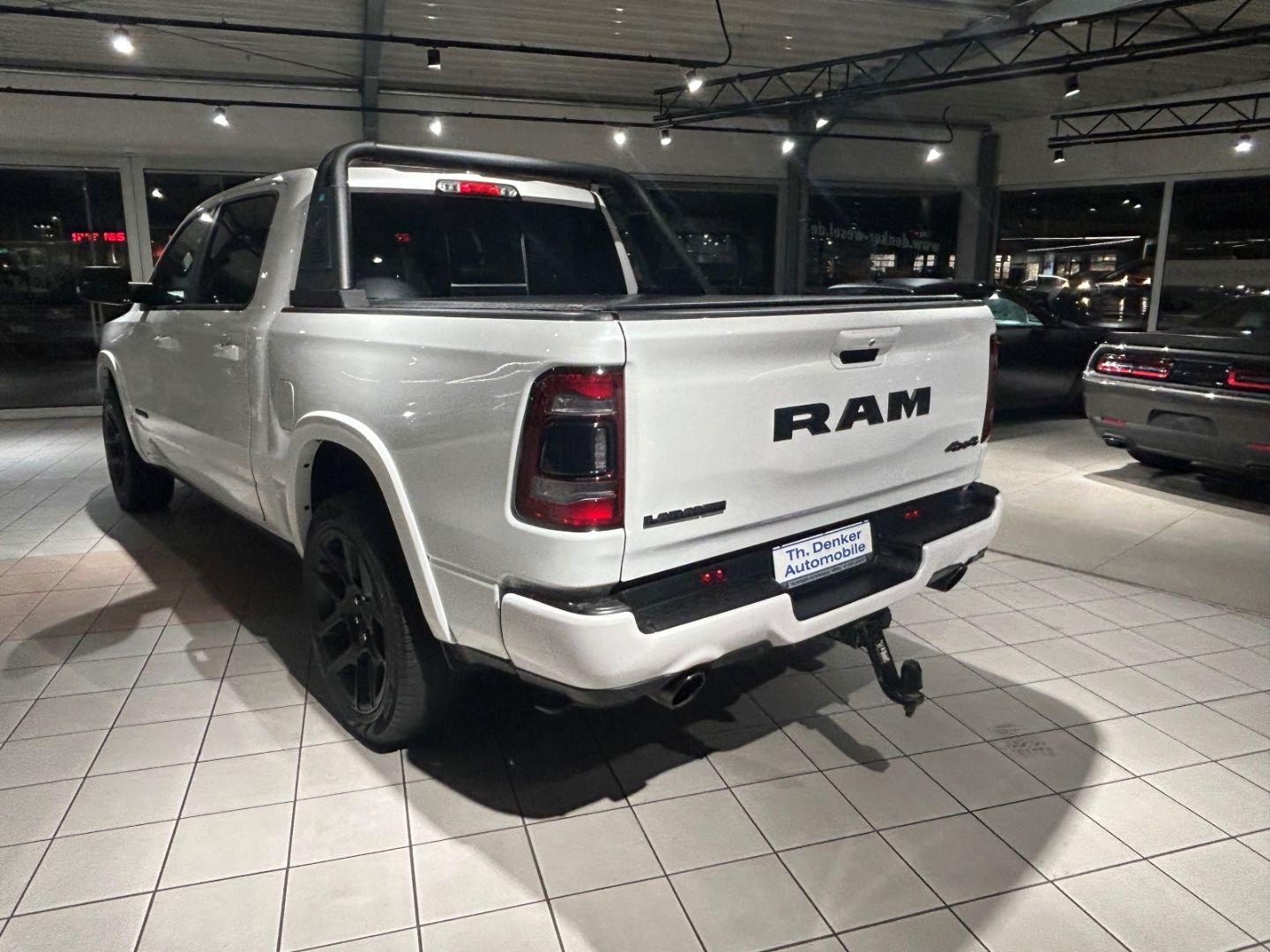 Dodge RAM Laramie Night, Luftfahrwerk, Pano, LED, V8